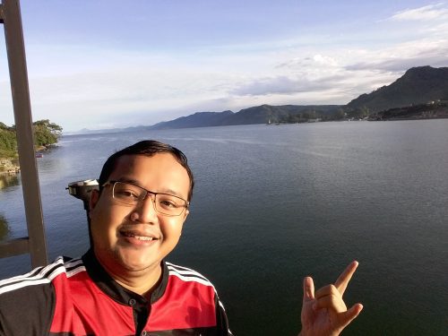 Traveling Berlibur Menikmati Keindahan Danau Toba Parapat