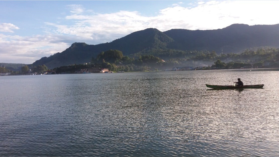 wisata traveling ke danau toba parapat