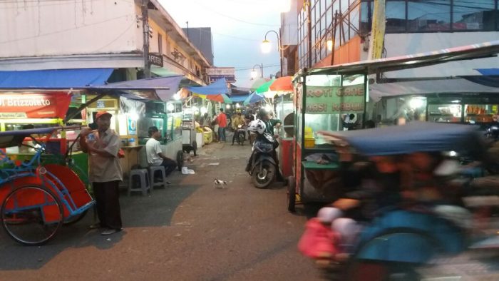 Jalan-Jalan di Pusat Kuliner Pasar Lama Tangerang