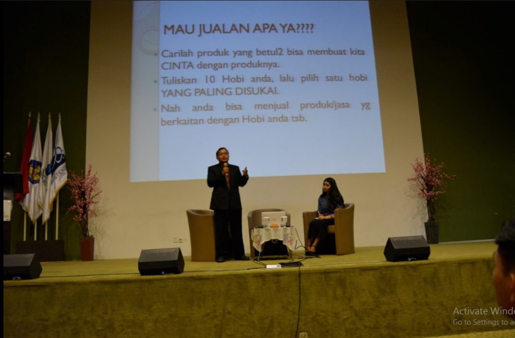 Dosen Sosial Media Untuk Perusahaan Andreas Agung