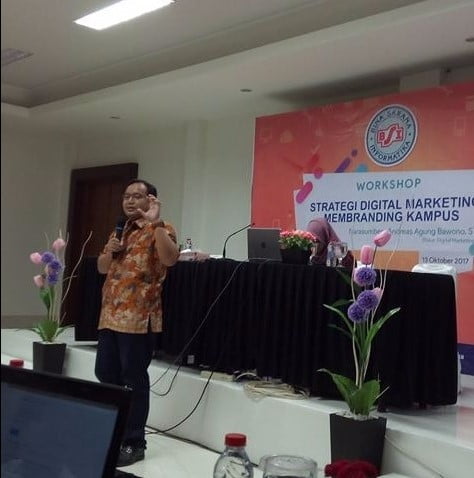 Pembicara SEM Terbaik Indonesia Andreas Agung