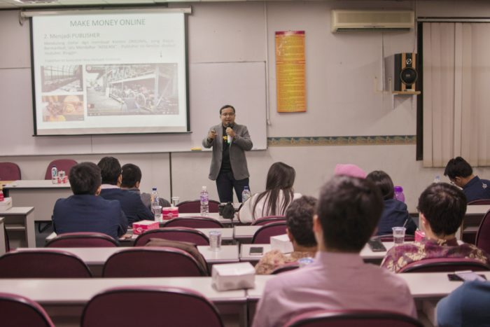 Pembicara Internet Marketing Terbaik Andreas Agung