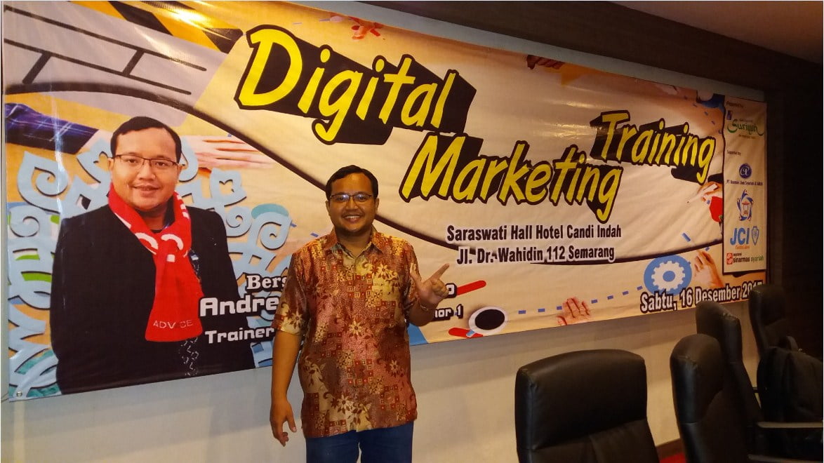 Pembicara Workshop Internet Marketing Bank BPRS Suriyah Semarang