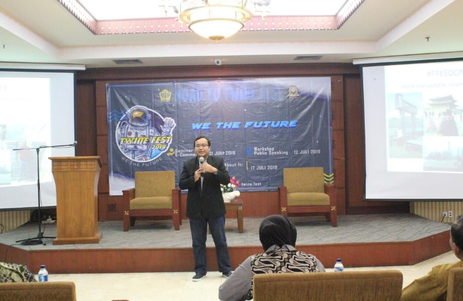 Pembicara Bisnis Terkenal di Bekasi