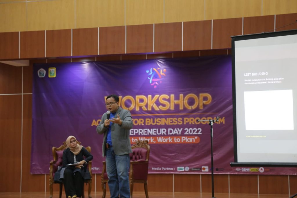 Trainer Workshop Digital Marketing Politeknik Negeri Jakarta (PNJ) Depok