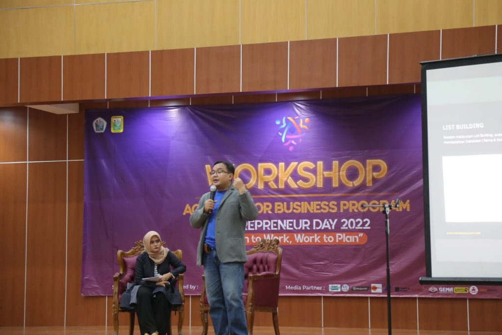 Trainer Workshop Digital Marketing Politeknik Negeri Jakarta (PNJ) Depok