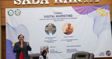 Pembicara Seminar Digital Marketing STIE Insan Pembangunan Tangerang