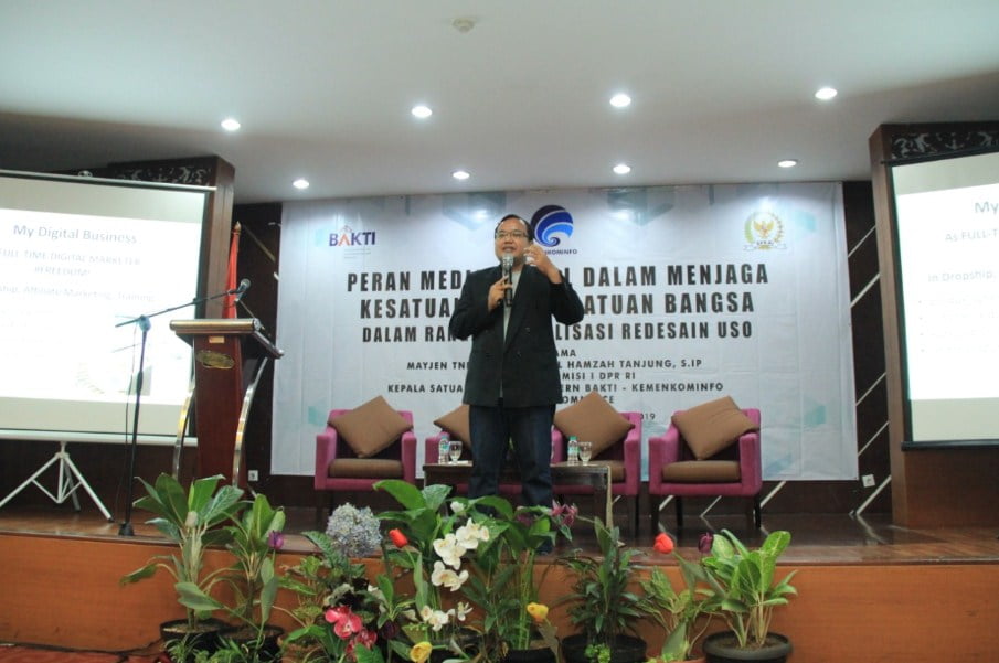 Trainer Seminar Digital Marketing PT Pfizer Indonesia
